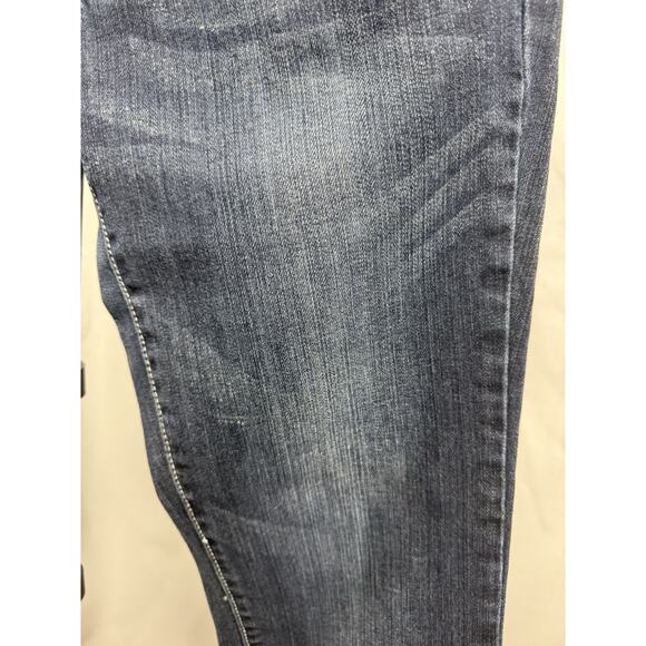 Miss Chic Women’s Jeans Size 5 Dark Wash Bootcut Embroidered Pocket EUC - Picture 10 of 16